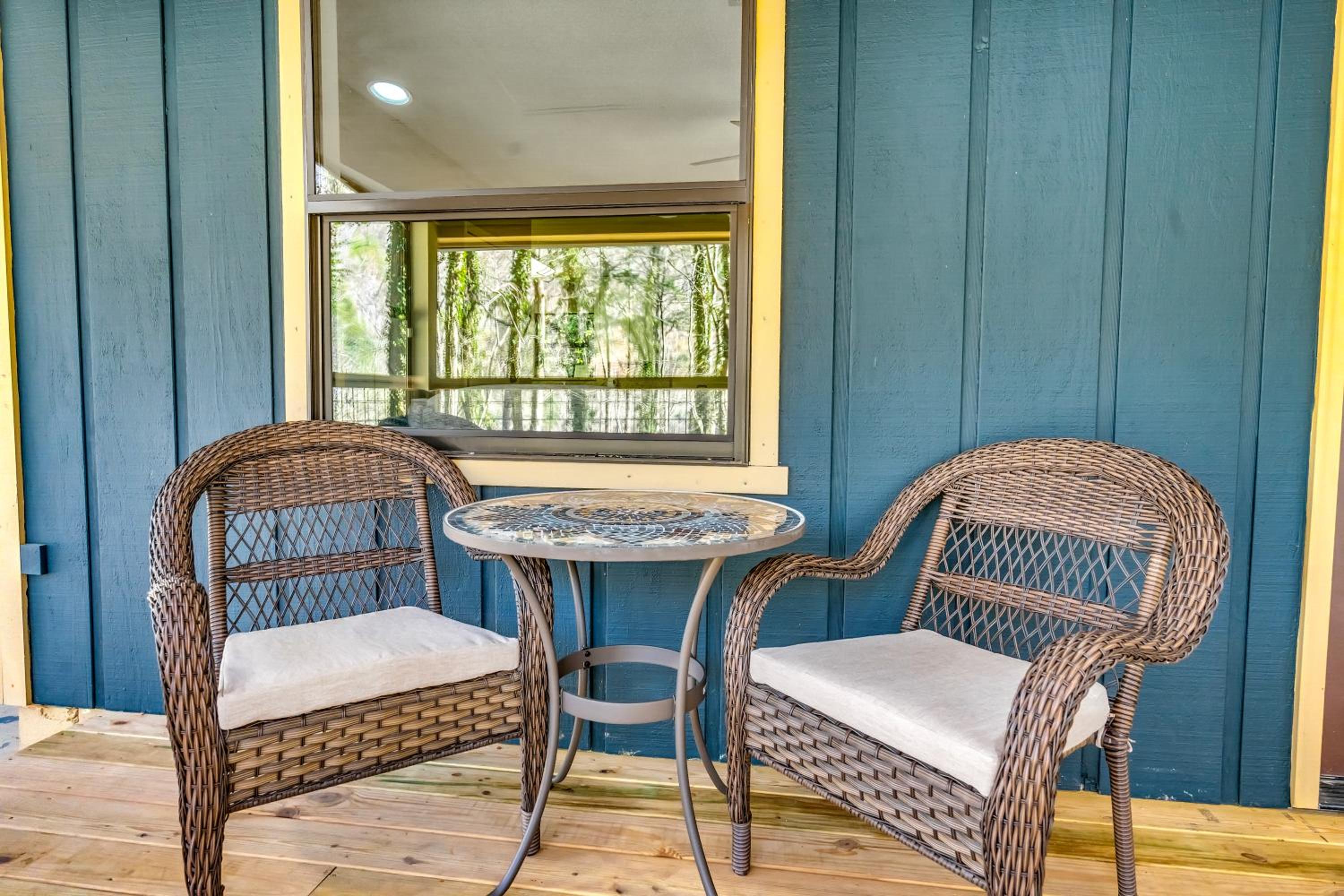 The Cozy Cove, Hot Tub, WIFI, 560 FREE tickets each paid day