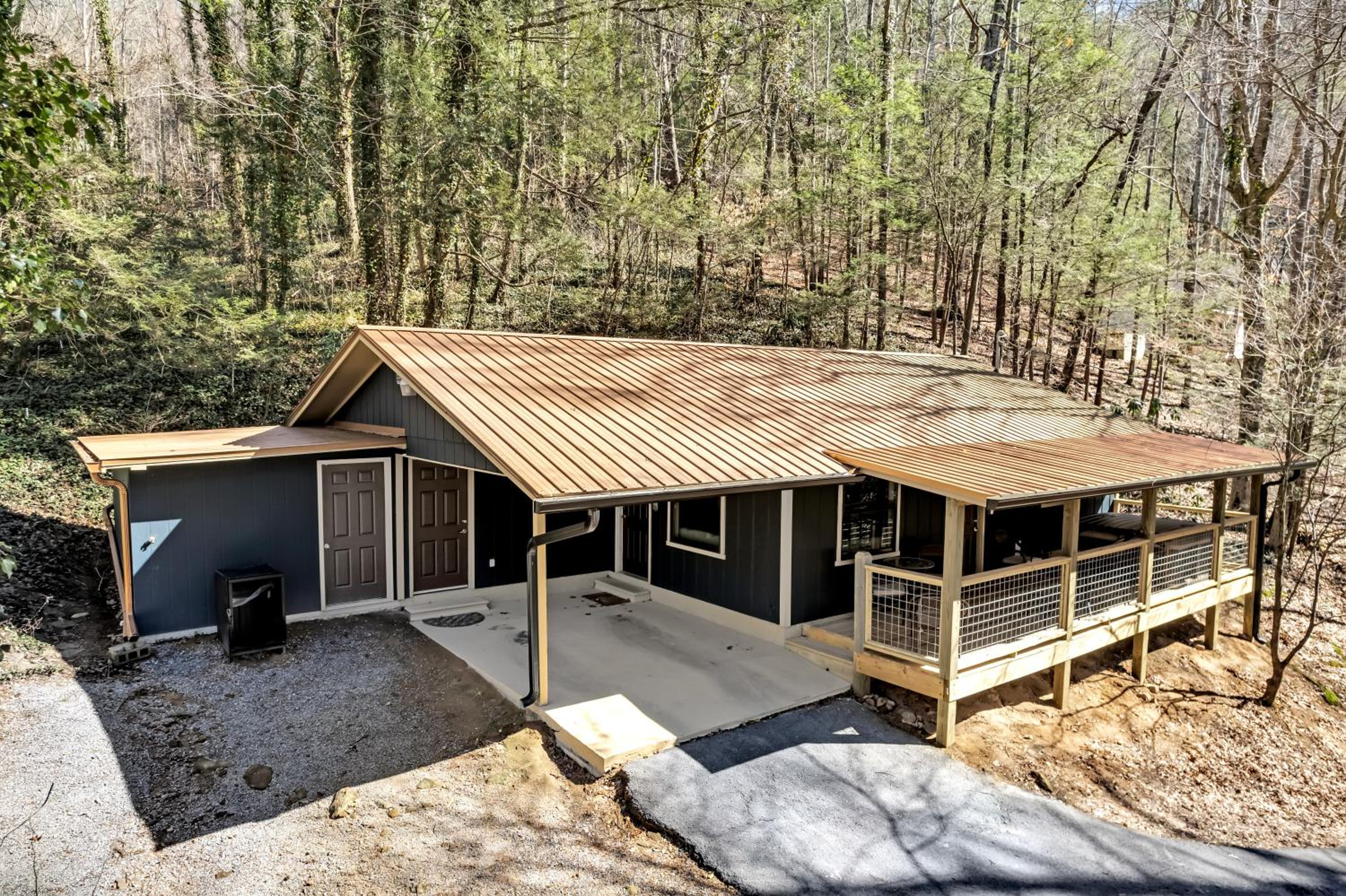 The Cozy Cove, Hot Tub, WIFI, 560 FREE tickets each paid day