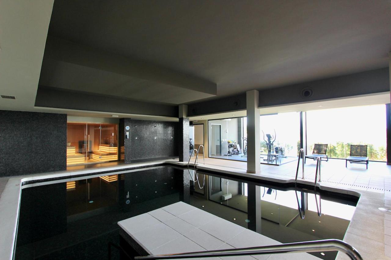 Prestigious apartment with seaview in Manilva