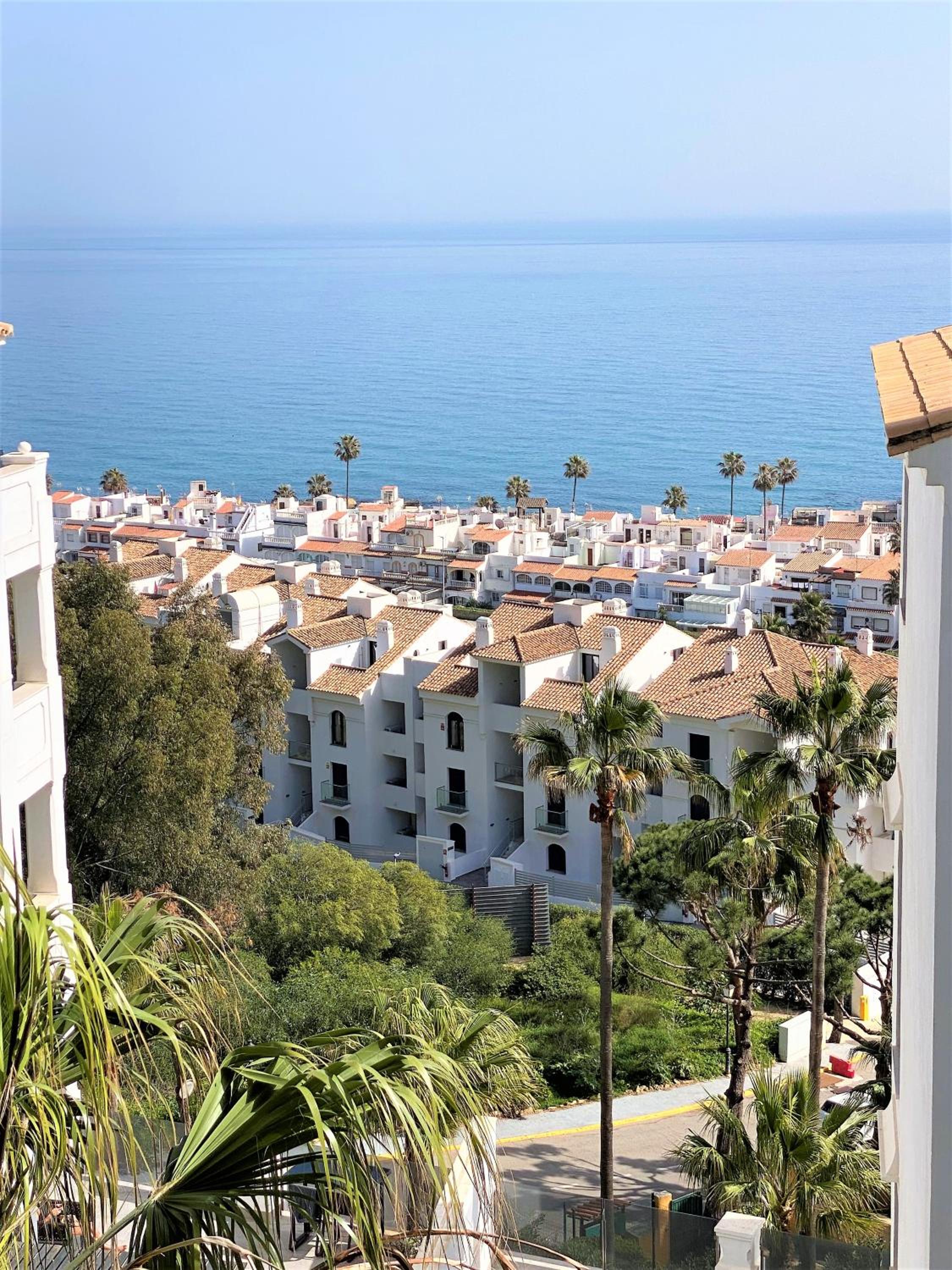 Prestigious apartment with seaview in Manilva