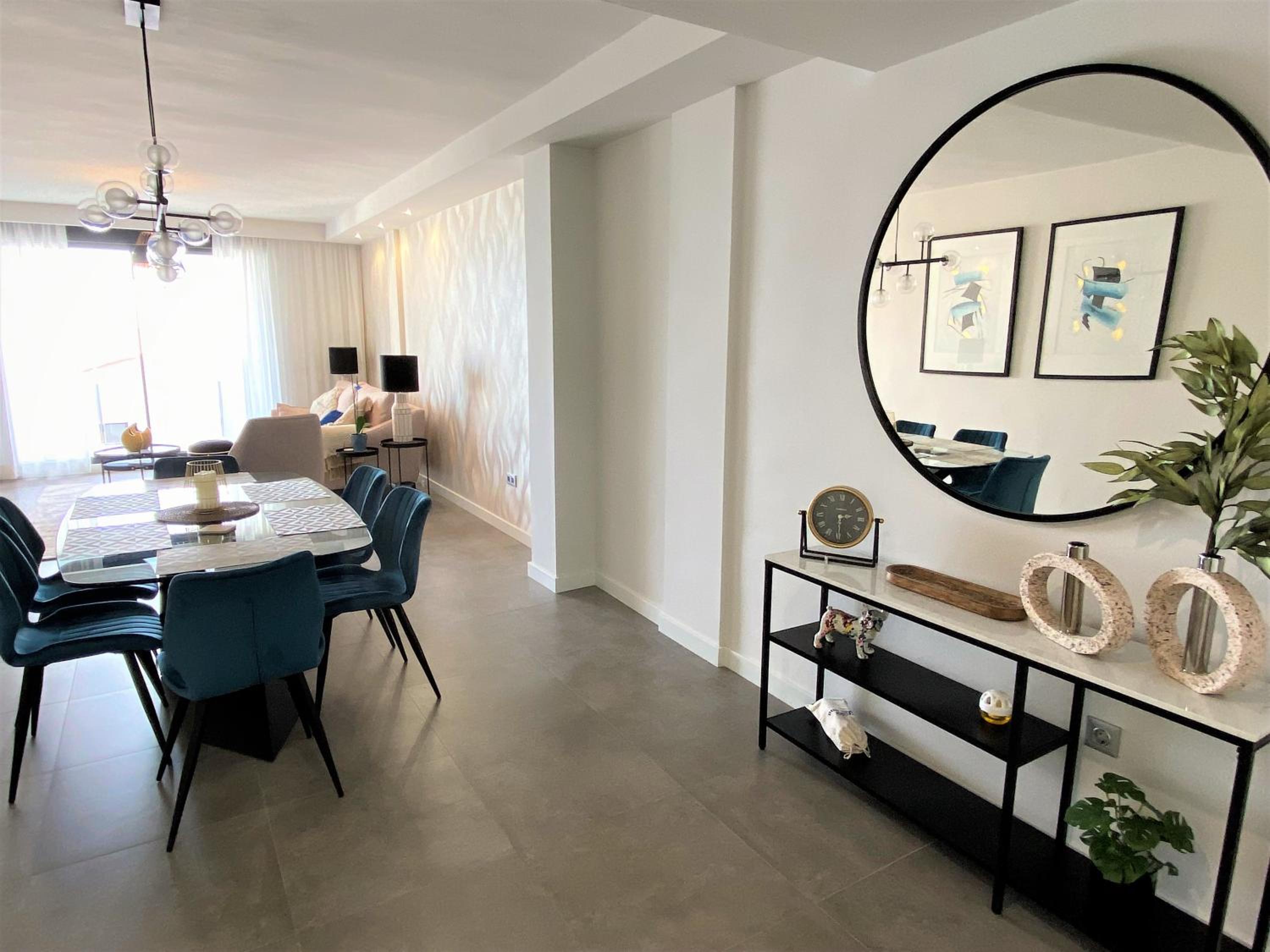 Prestigious apartment with seaview in Manilva