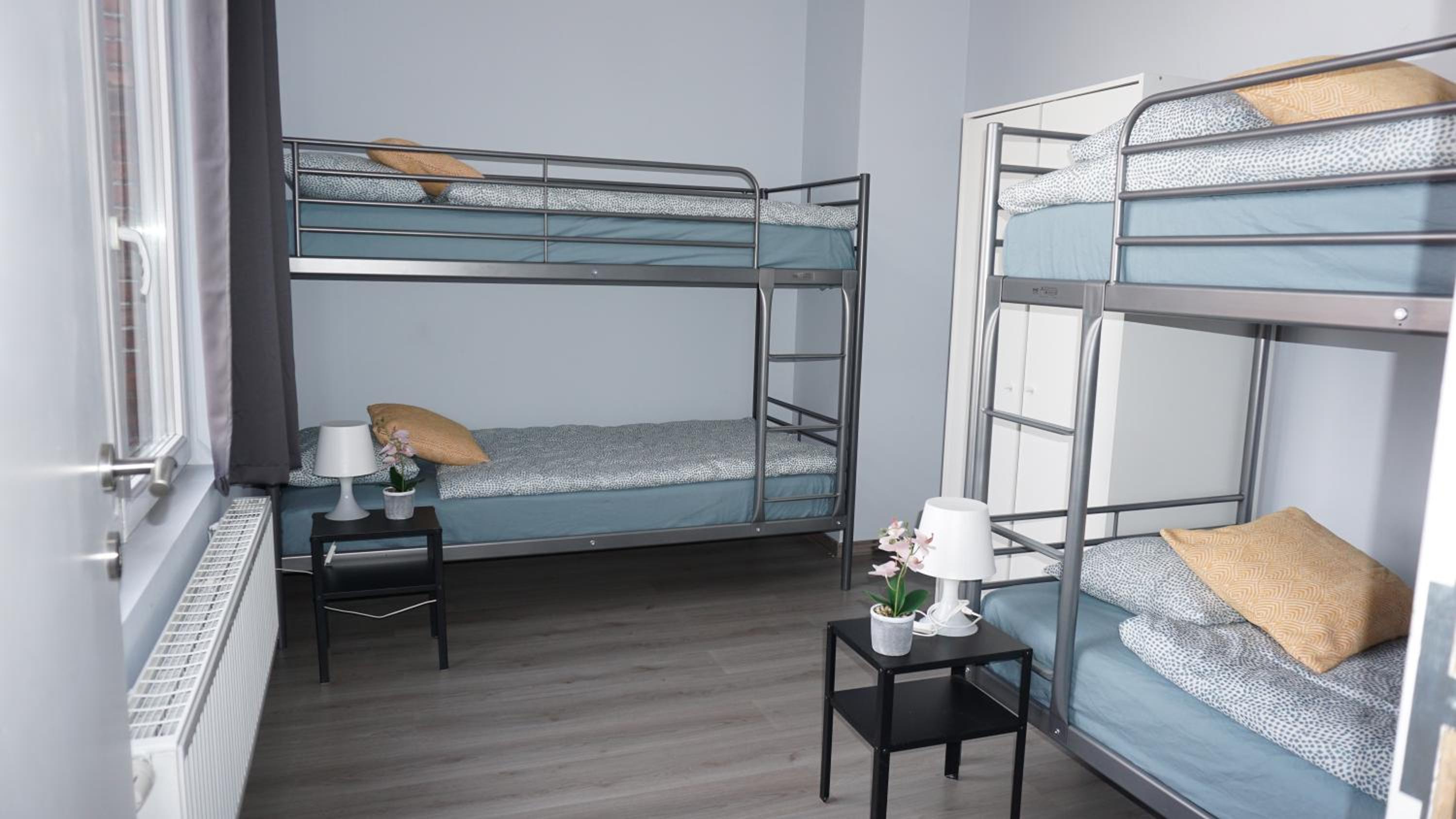 Apartments Plantin 3 sleeping rooms 2 bathrooms.