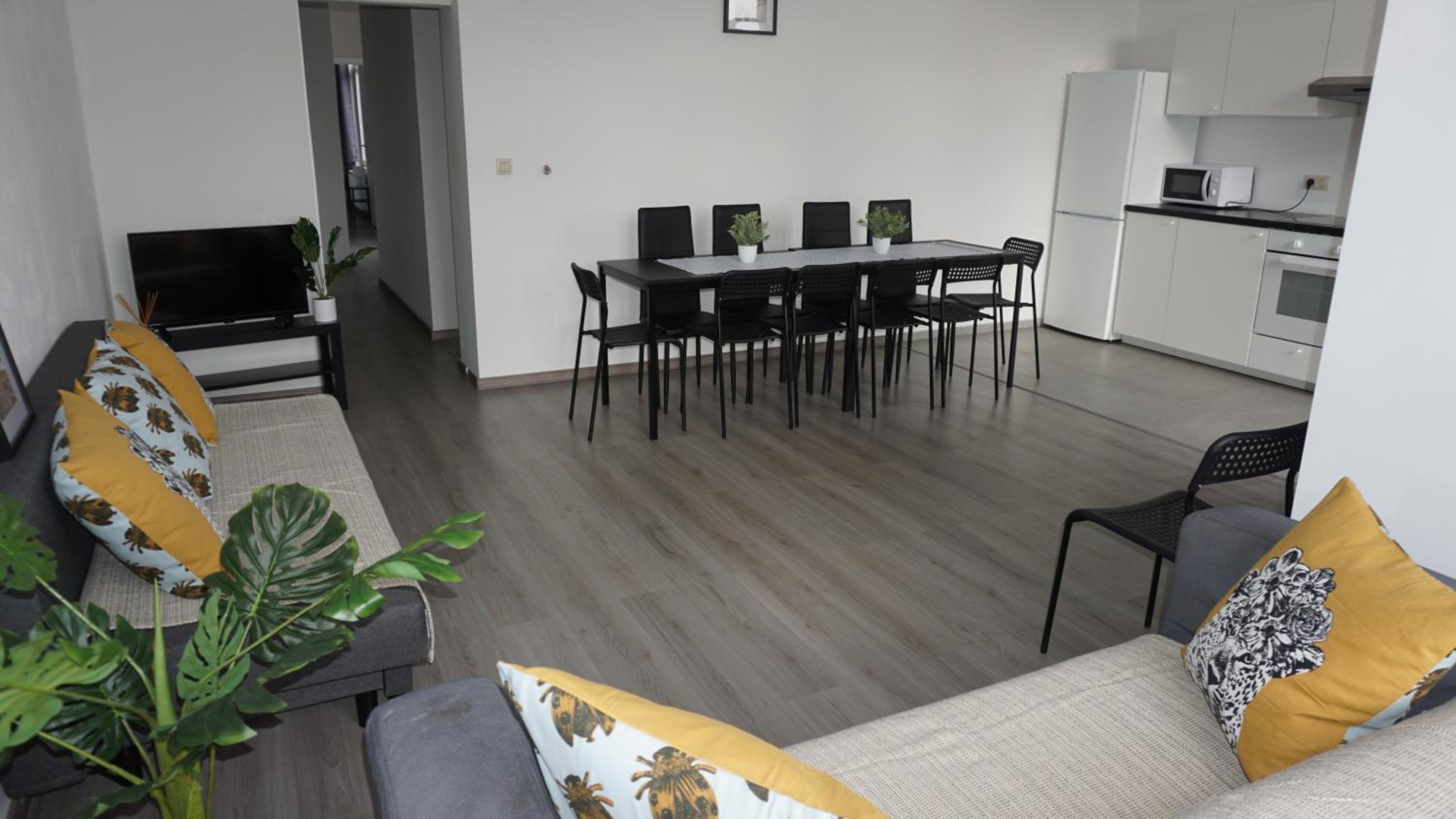 Apartments Plantin 3 sleeping rooms 2 bathrooms.