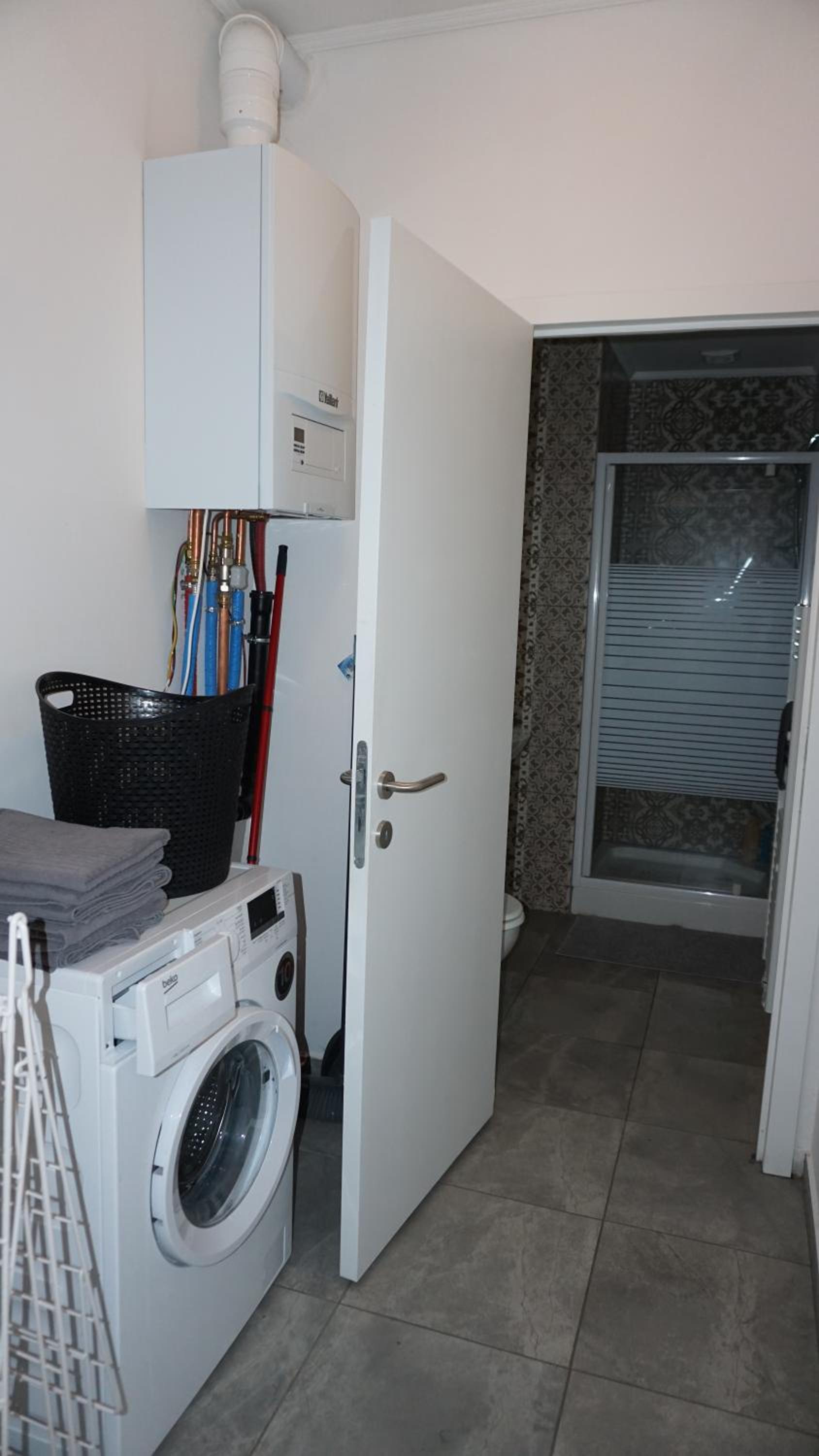 Apartments Plantin 3 sleeping rooms 2 bathrooms.