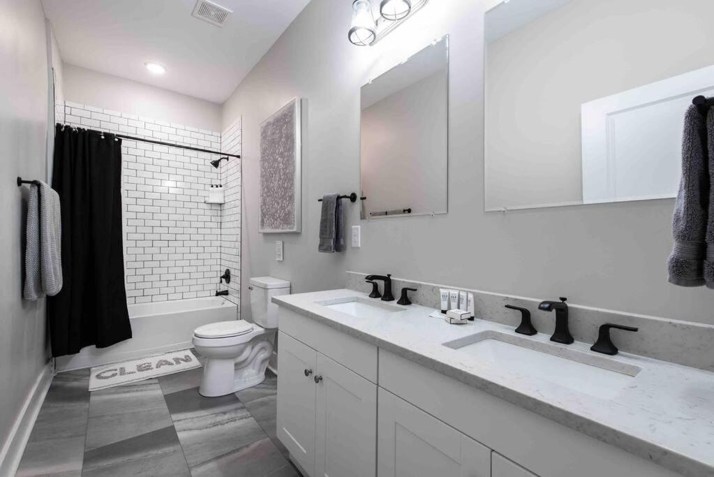 Newly Renovated 3 Bedroom Shelby Park Home **FREE PARKING** view 2