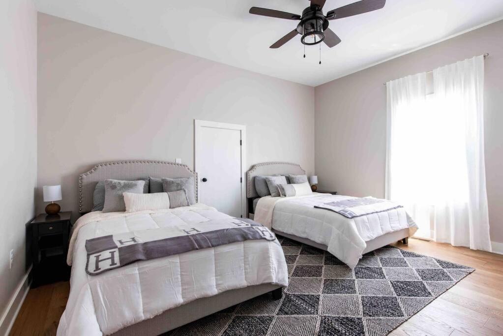 Newly Renovated 3 Bedroom Shelby Park Home **FREE PARKING** view 4