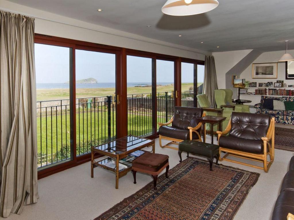 West Links View