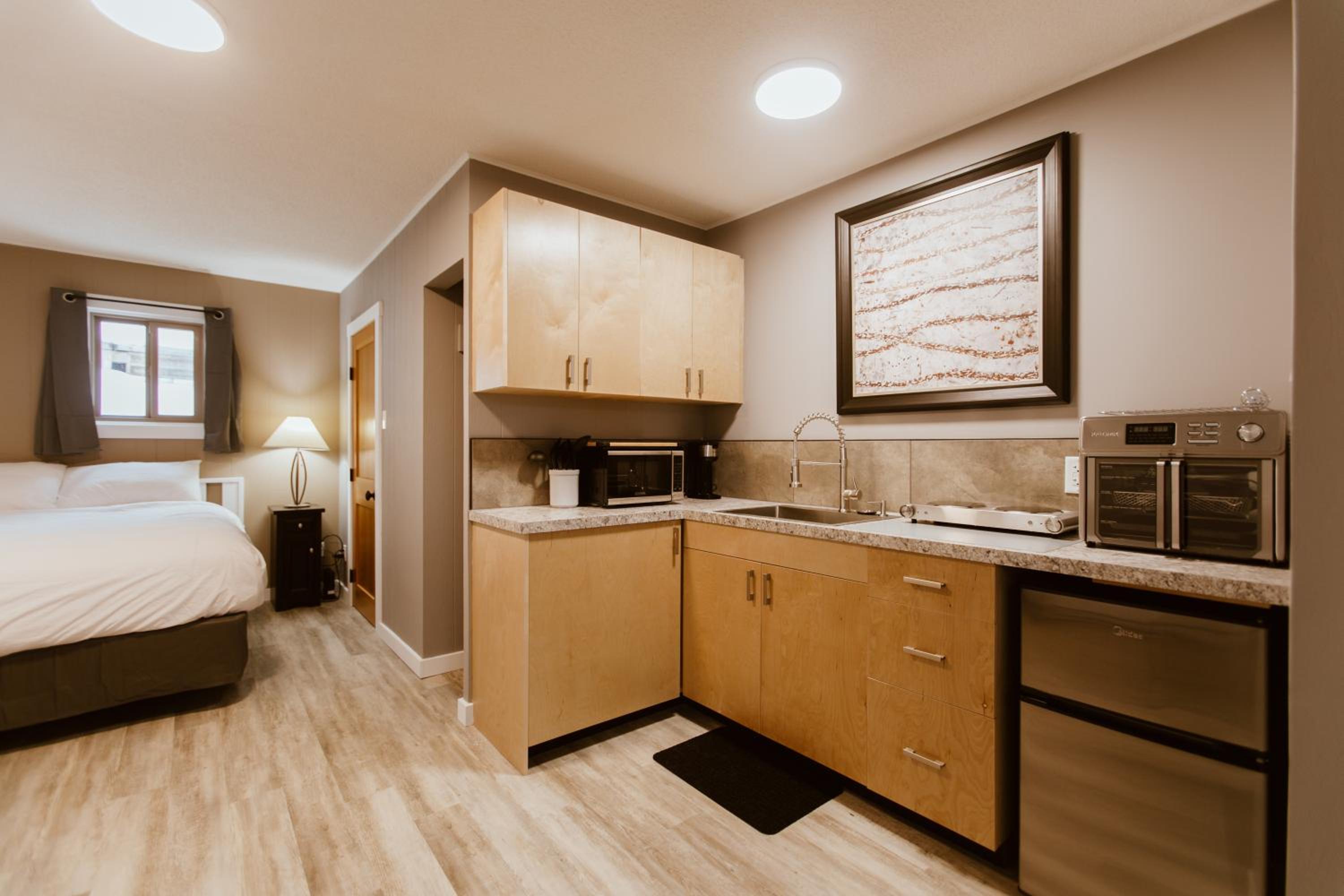 Lone Star Motel - Image 5