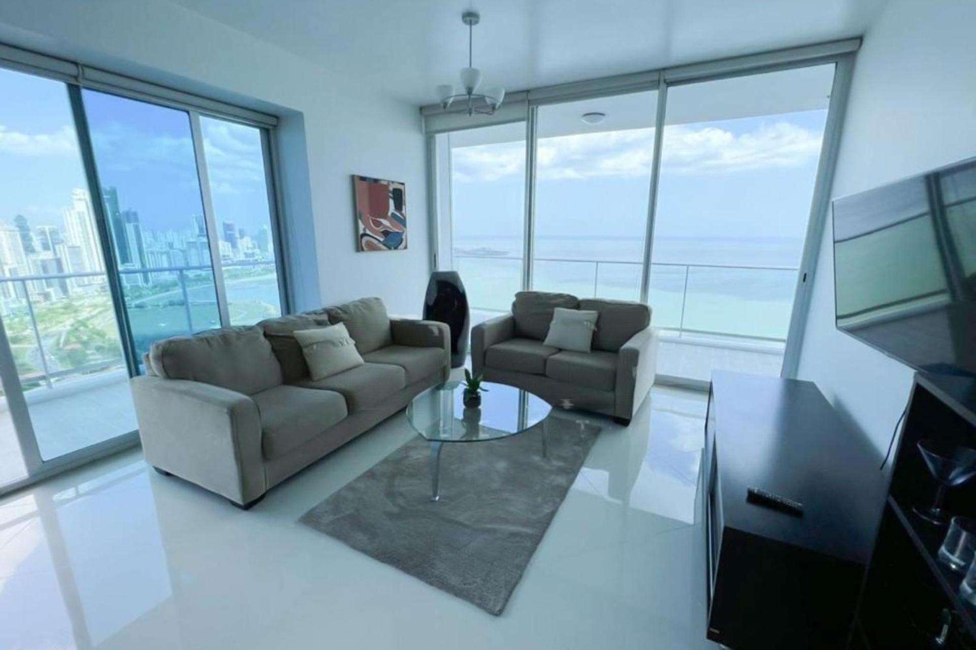 Apartamento Amoblado en Cinta costera Panama largas estadias view 2