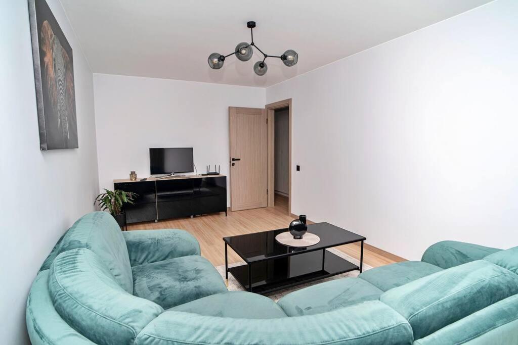 City 1 BD Apartment by Hostlovers view 2