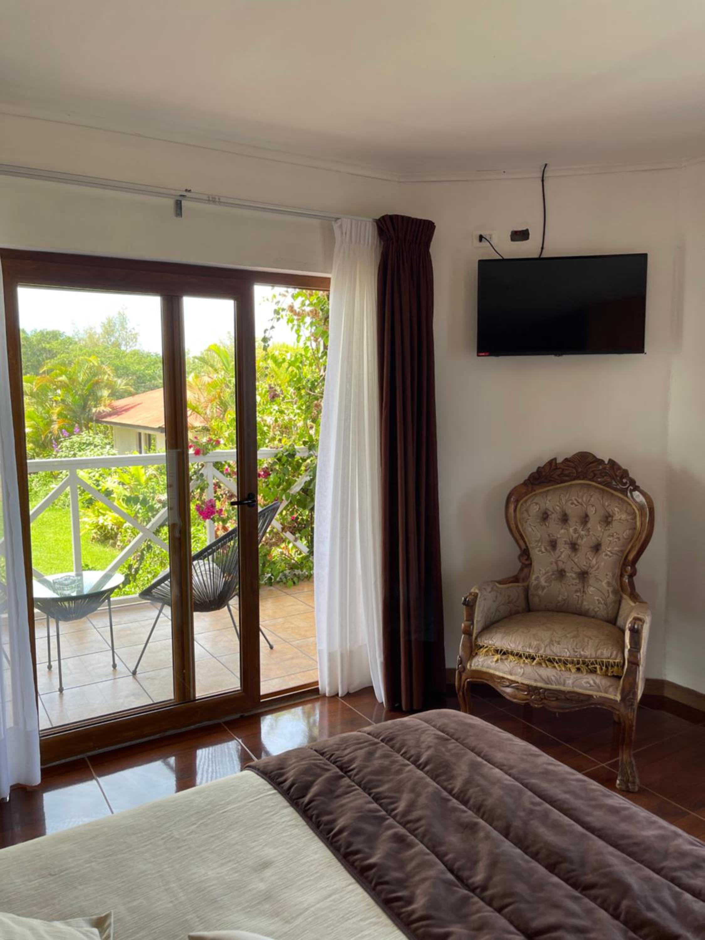 Teanehi Bed & Breakfast