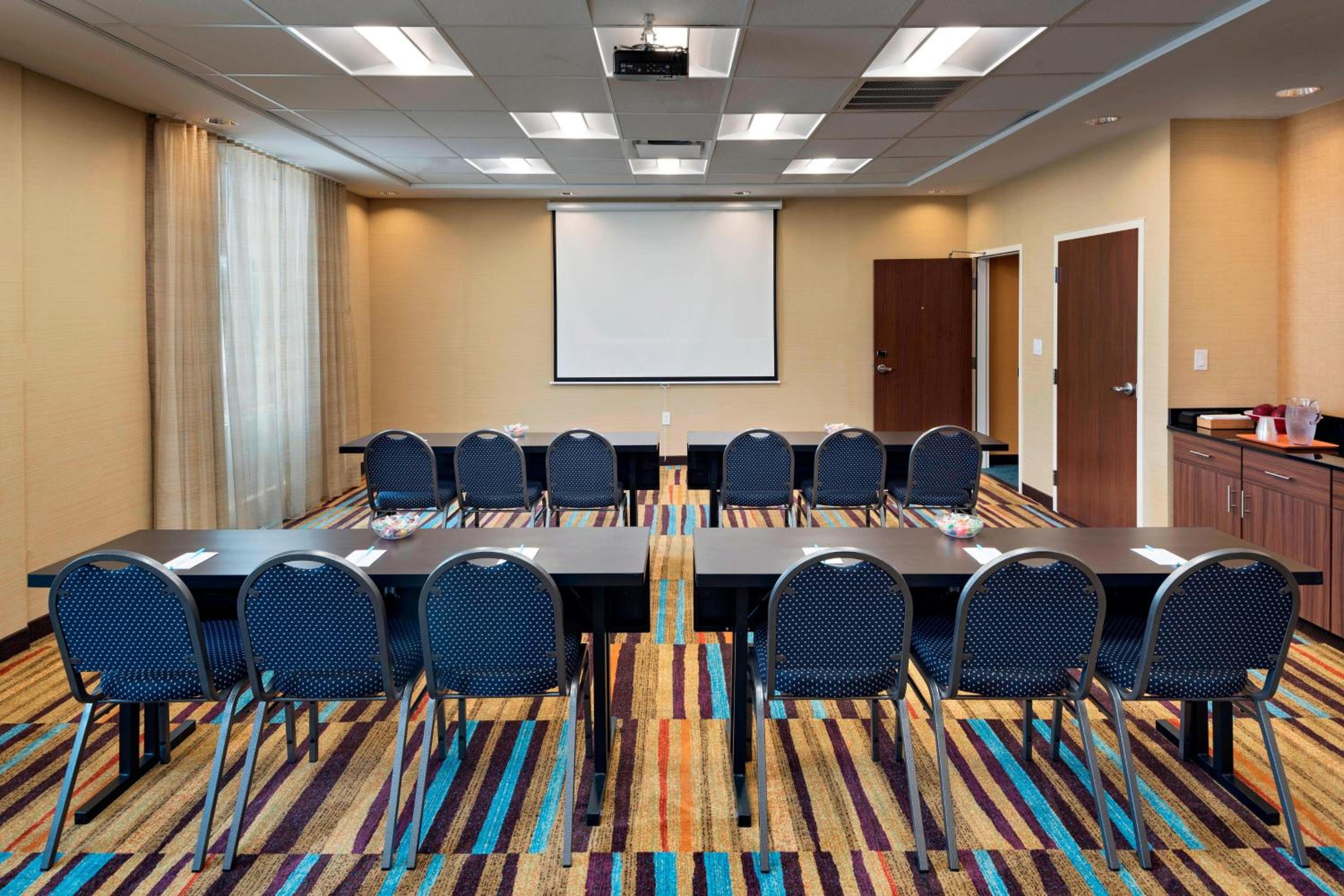 Dublin Vacations - Fairfield Inn  Suites by Marriott Dublin - Property Image 2