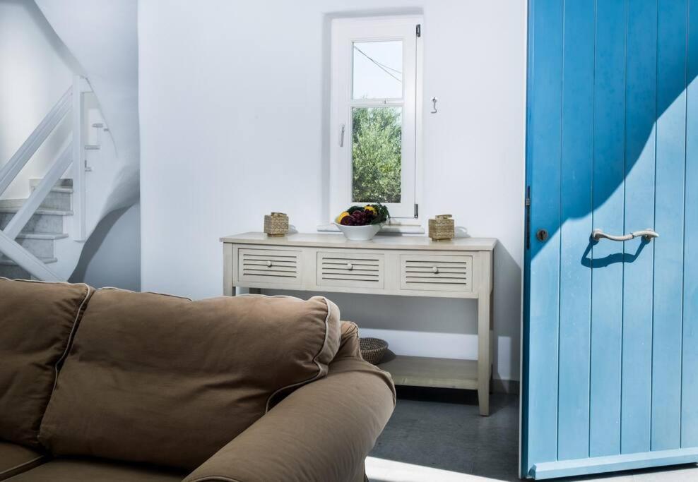 Pergola Paros Cycladic House by the Sea+Pool photo 2