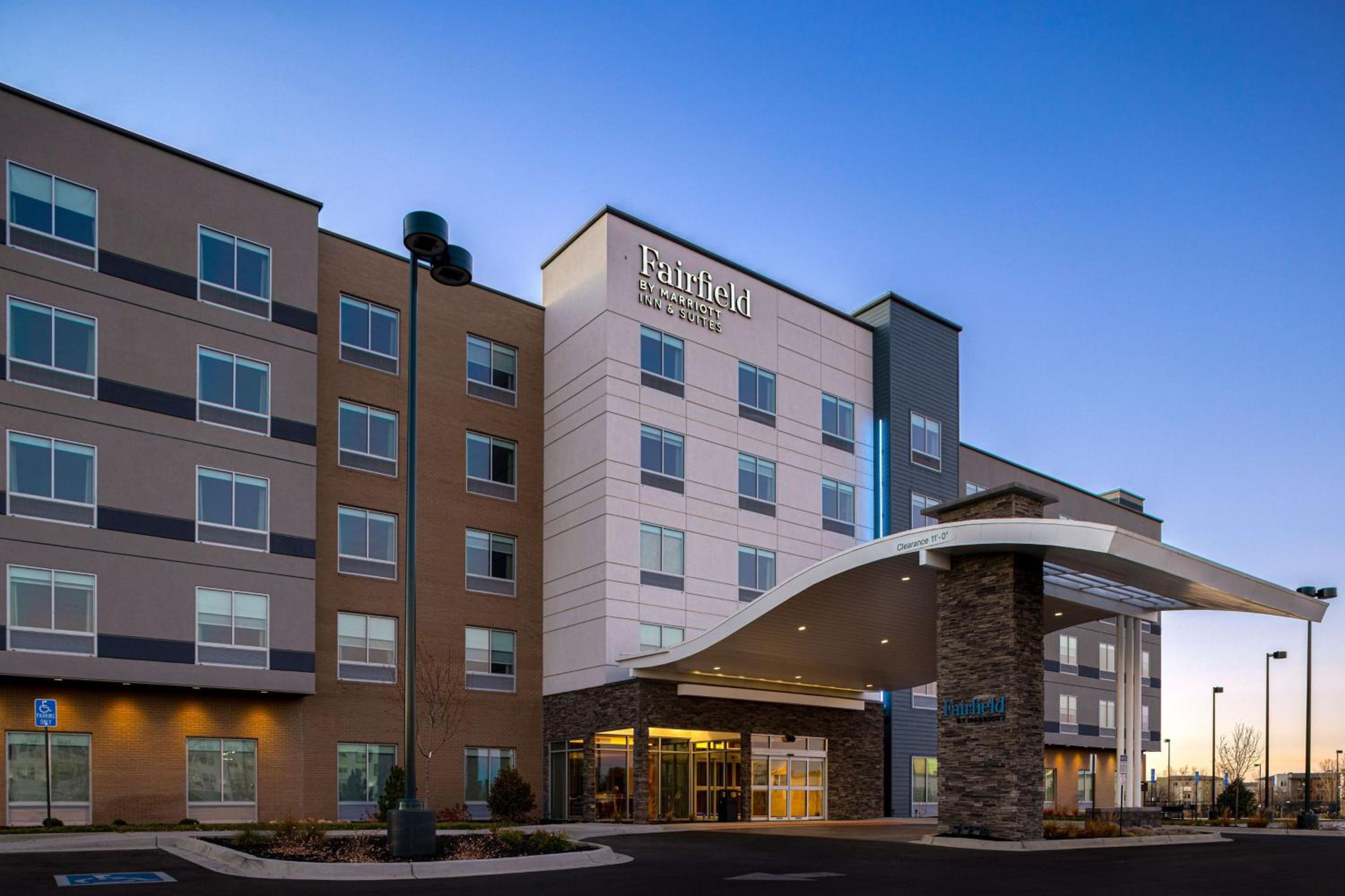 Hotel Fairfield by Marriott Inn & Suites Denver Airport at Gateway Park - Image 1
