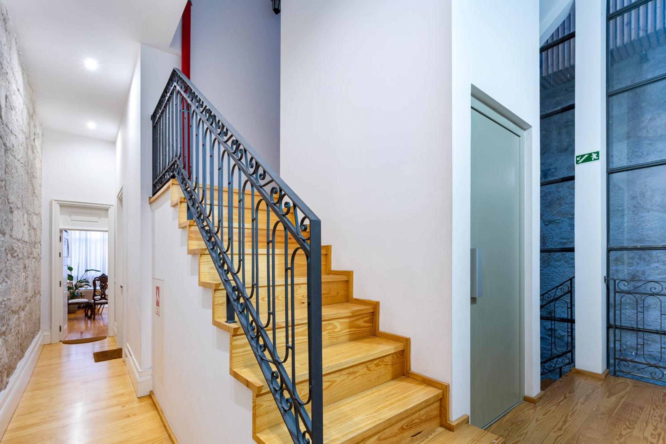 Majestic Cafe - Porto City Center Modern Apartment view 2