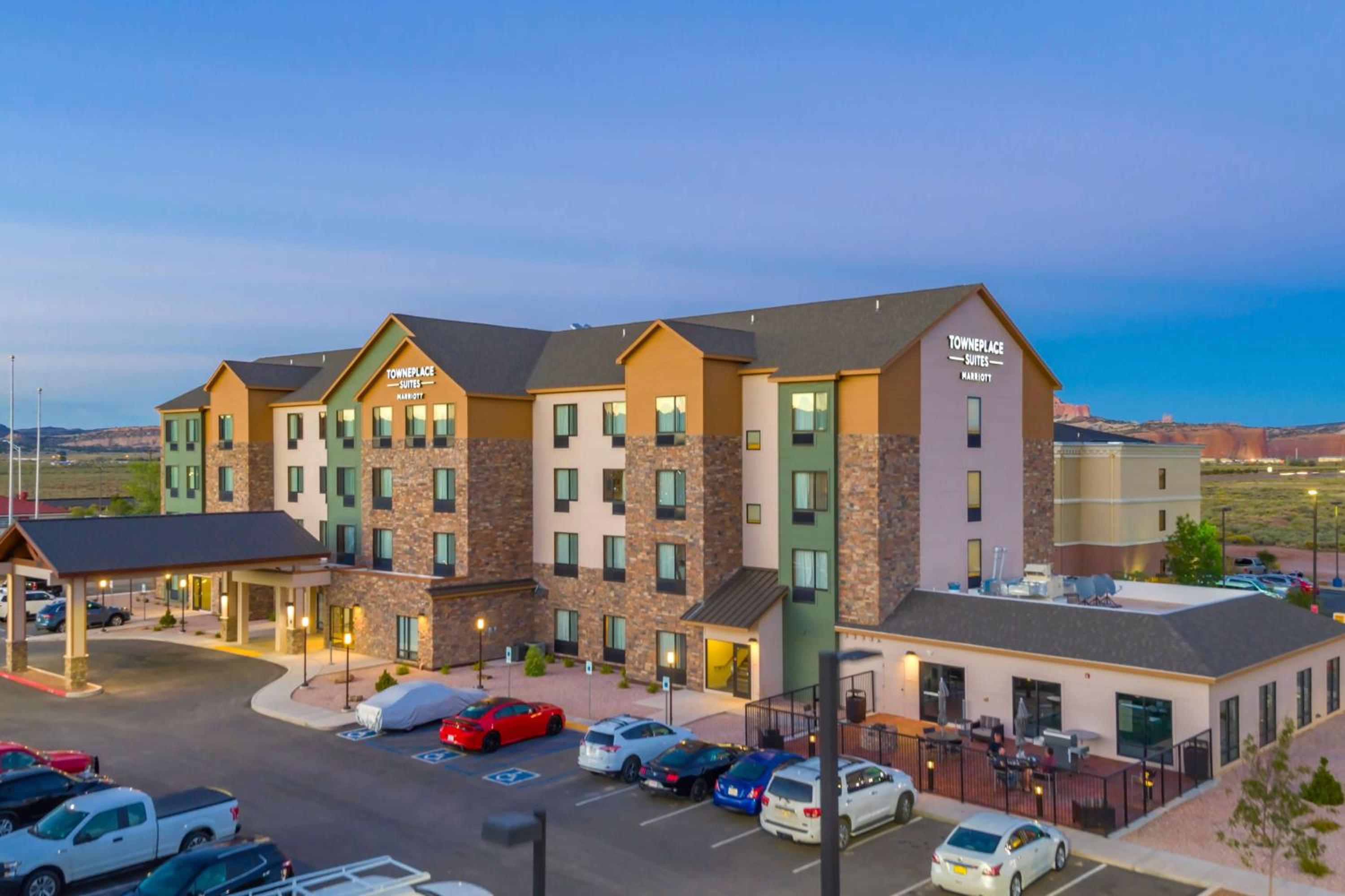 Gallup Vacations - TownePlace by Marriott Suites Gallup - Property Image 12