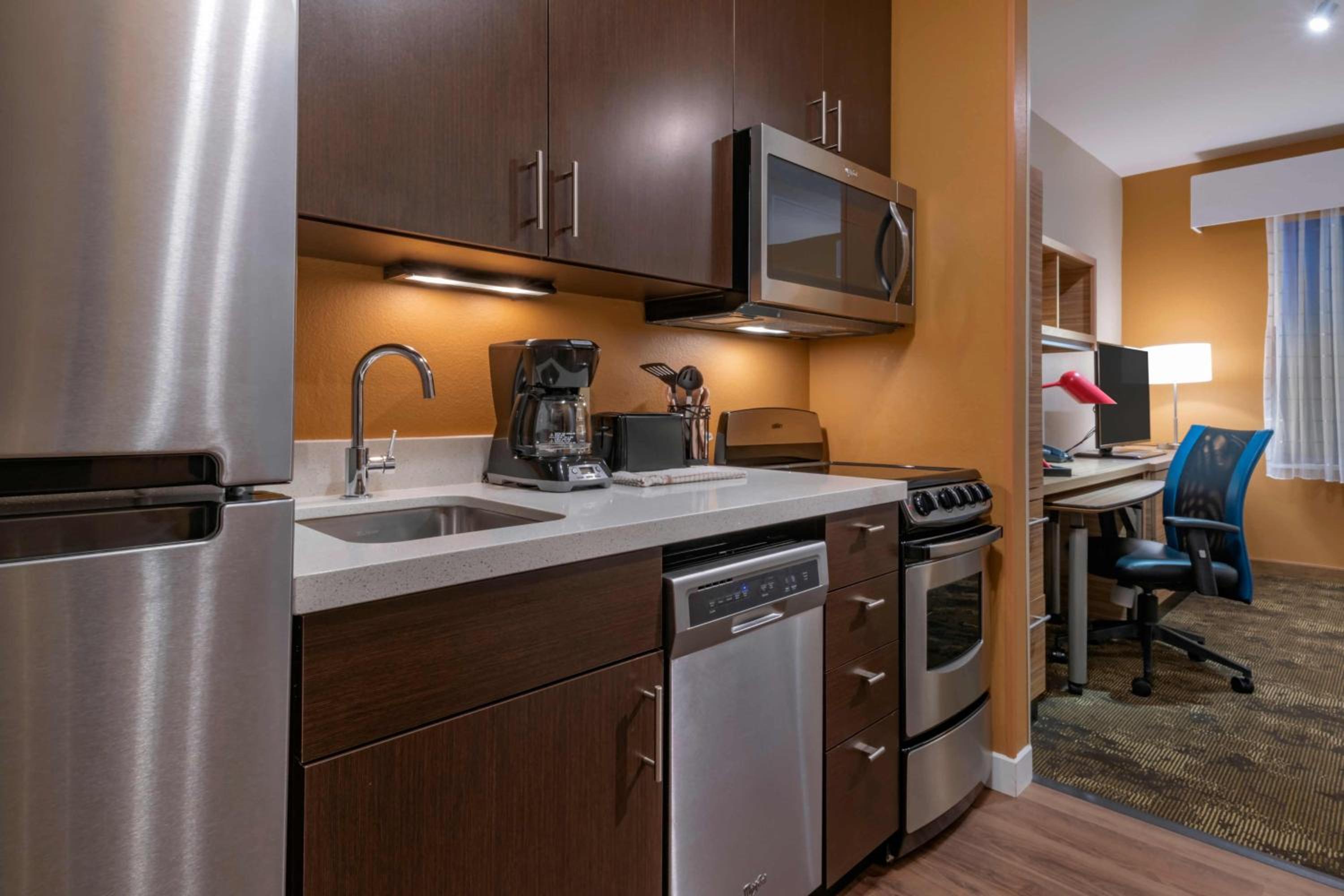 Gallup Vacations - TownePlace by Marriott Suites Gallup - Property Image 2