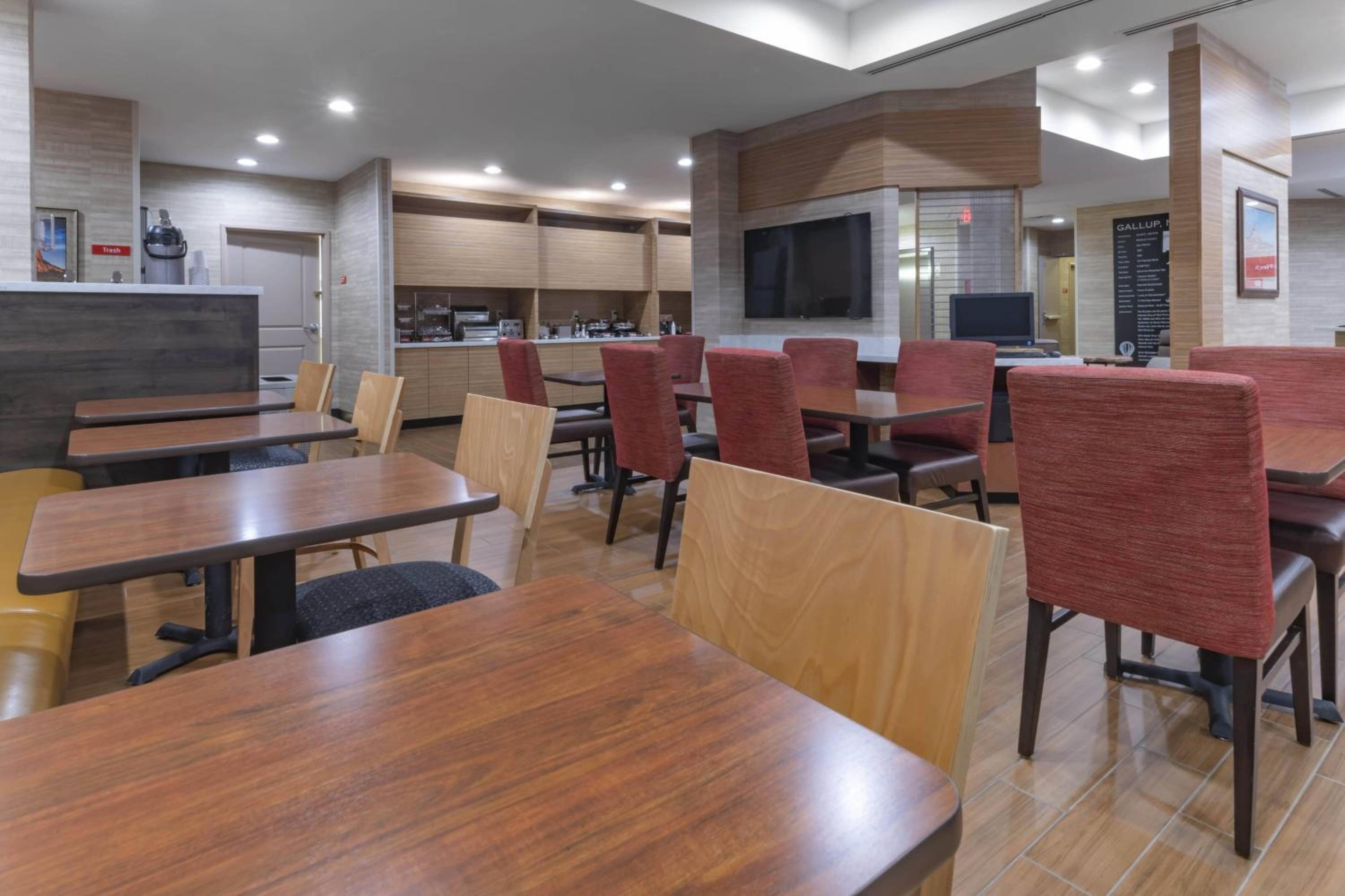 Gallup Vacations - TownePlace by Marriott Suites Gallup - Property Image 7