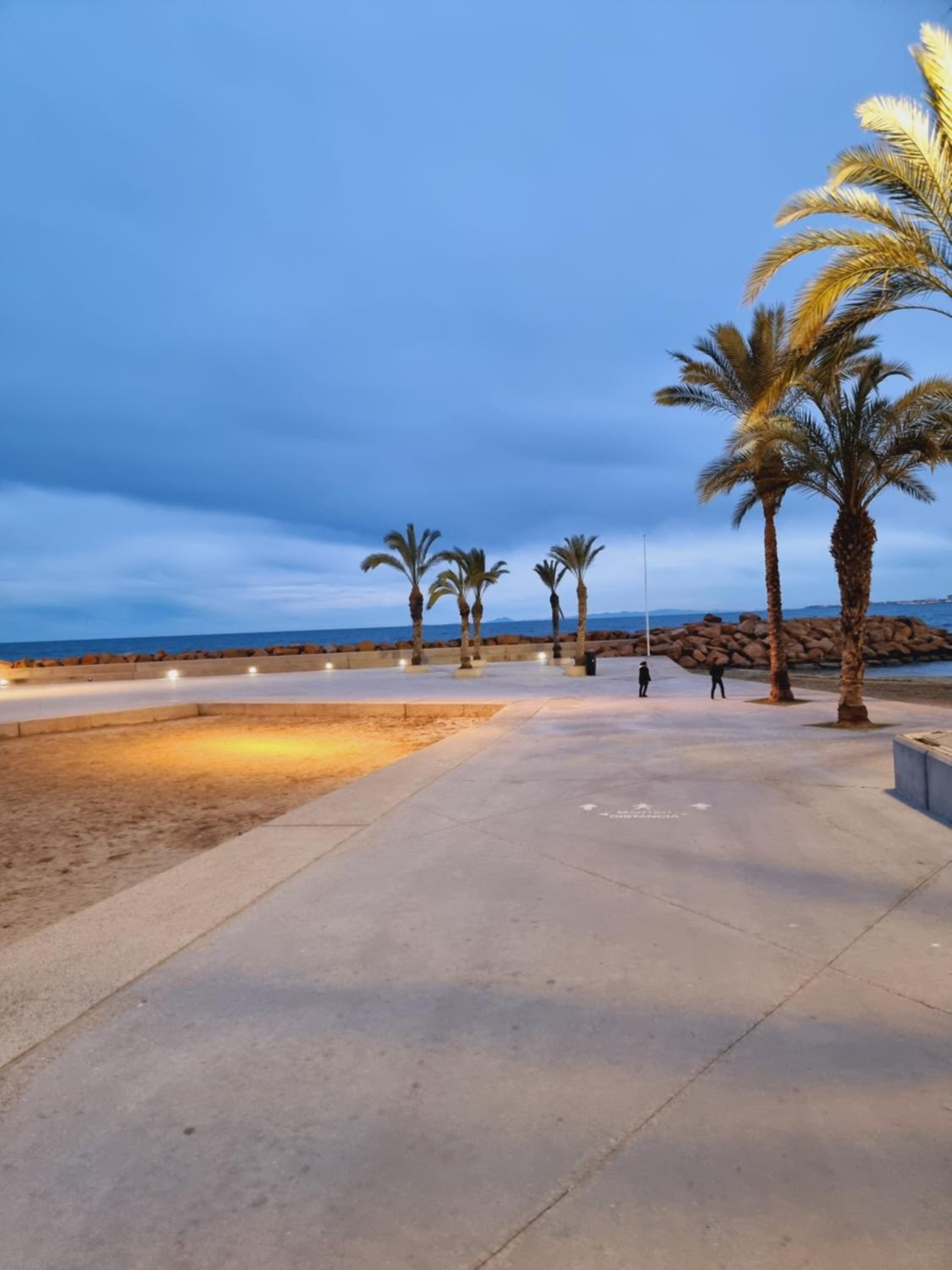 Evita Luxury Apartments - Near Playa Los Locos Beach with Pool