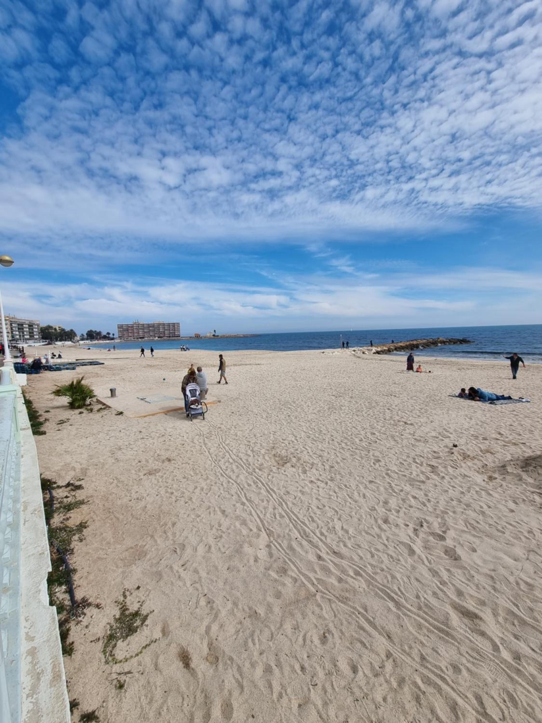 Evita Luxury Apartments - Near Playa Los Locos Beach with Pool