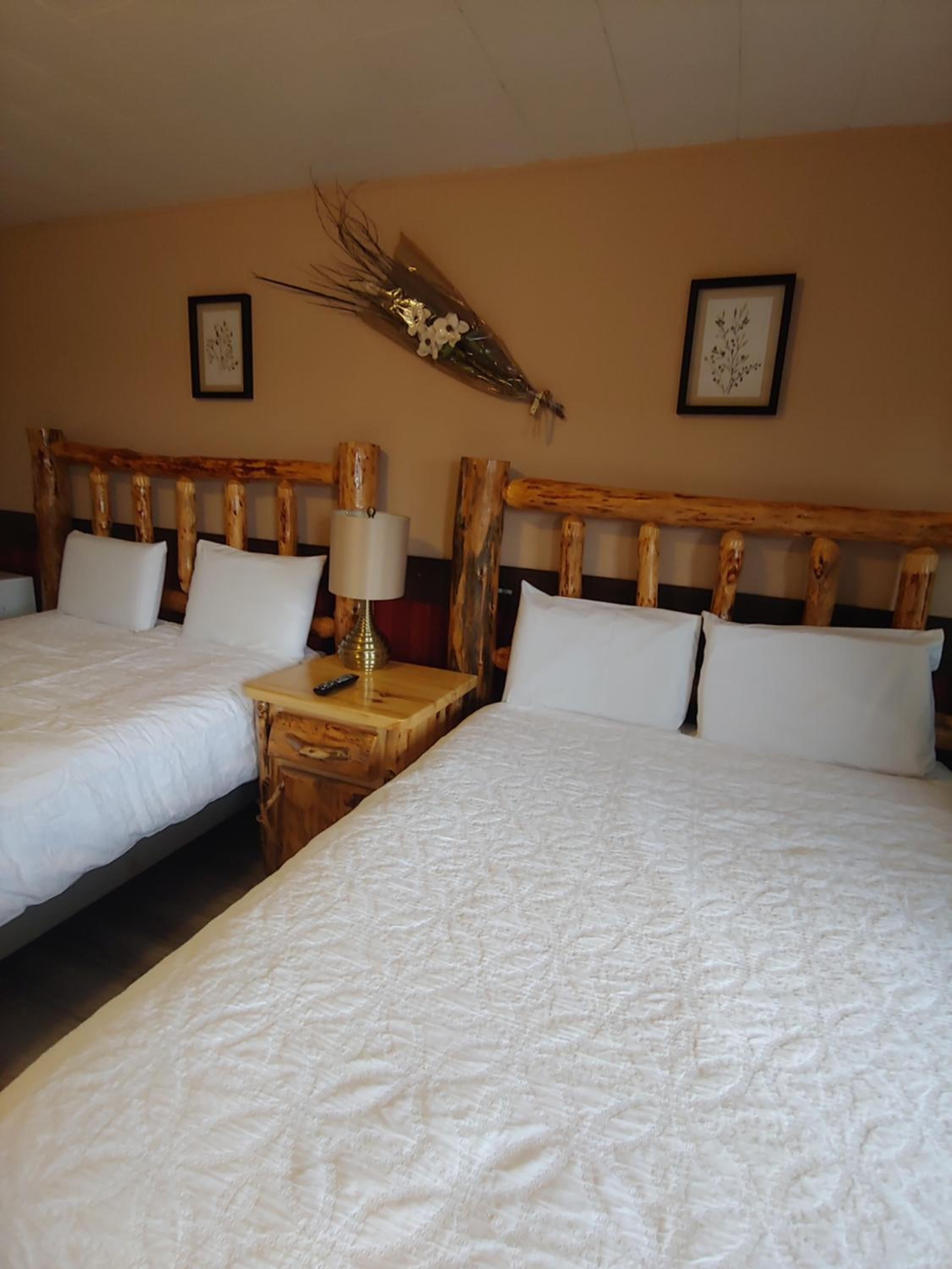Pinecrest Motel