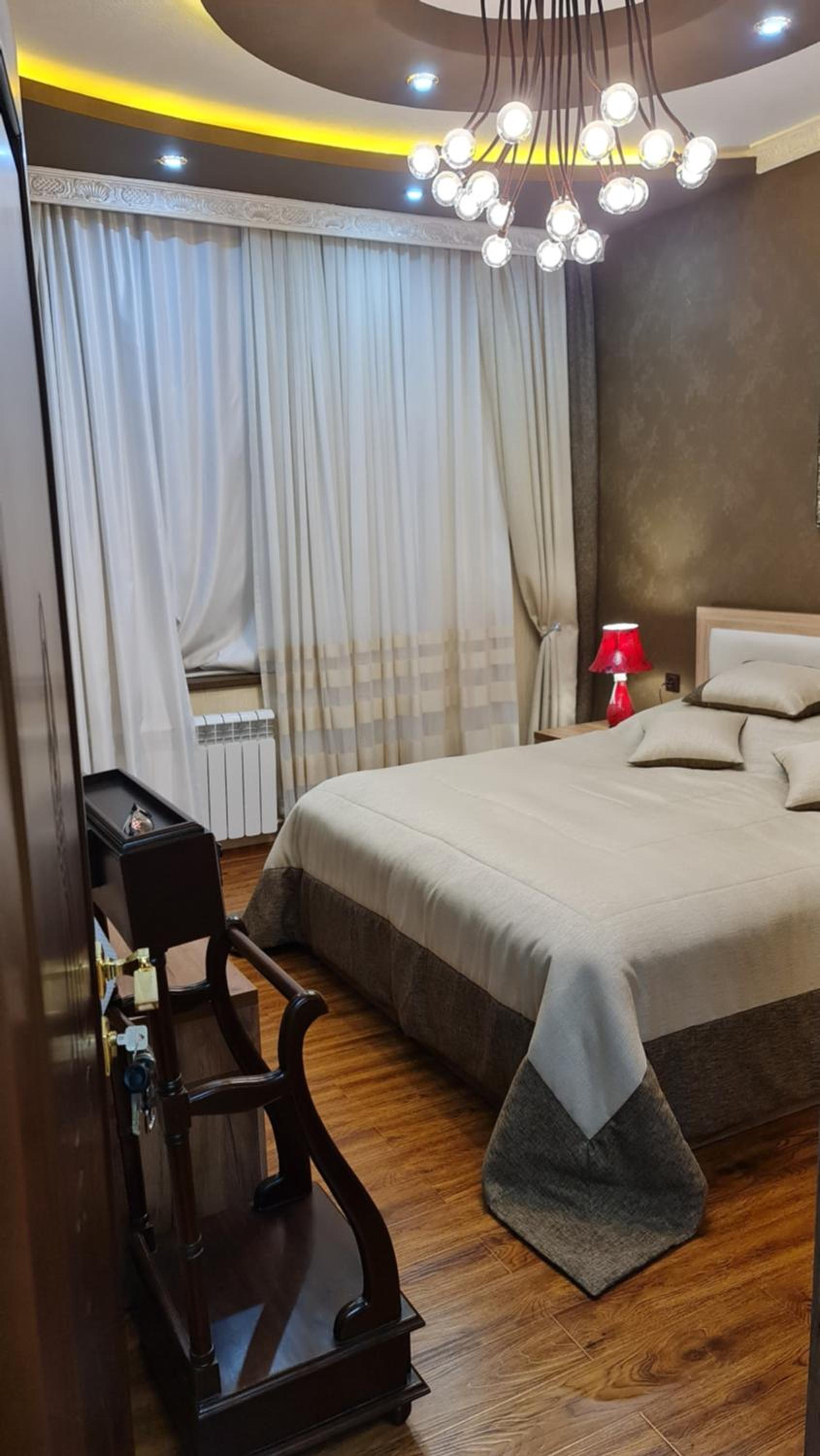 LUXURIOUS ACCOMMODATION IN 2BR APARTMENT, IN A SECURED AREA WITH COMFORTABLE DISTANCE TO R/W STATION, AIRPORT AND CITY CENTER. view 5