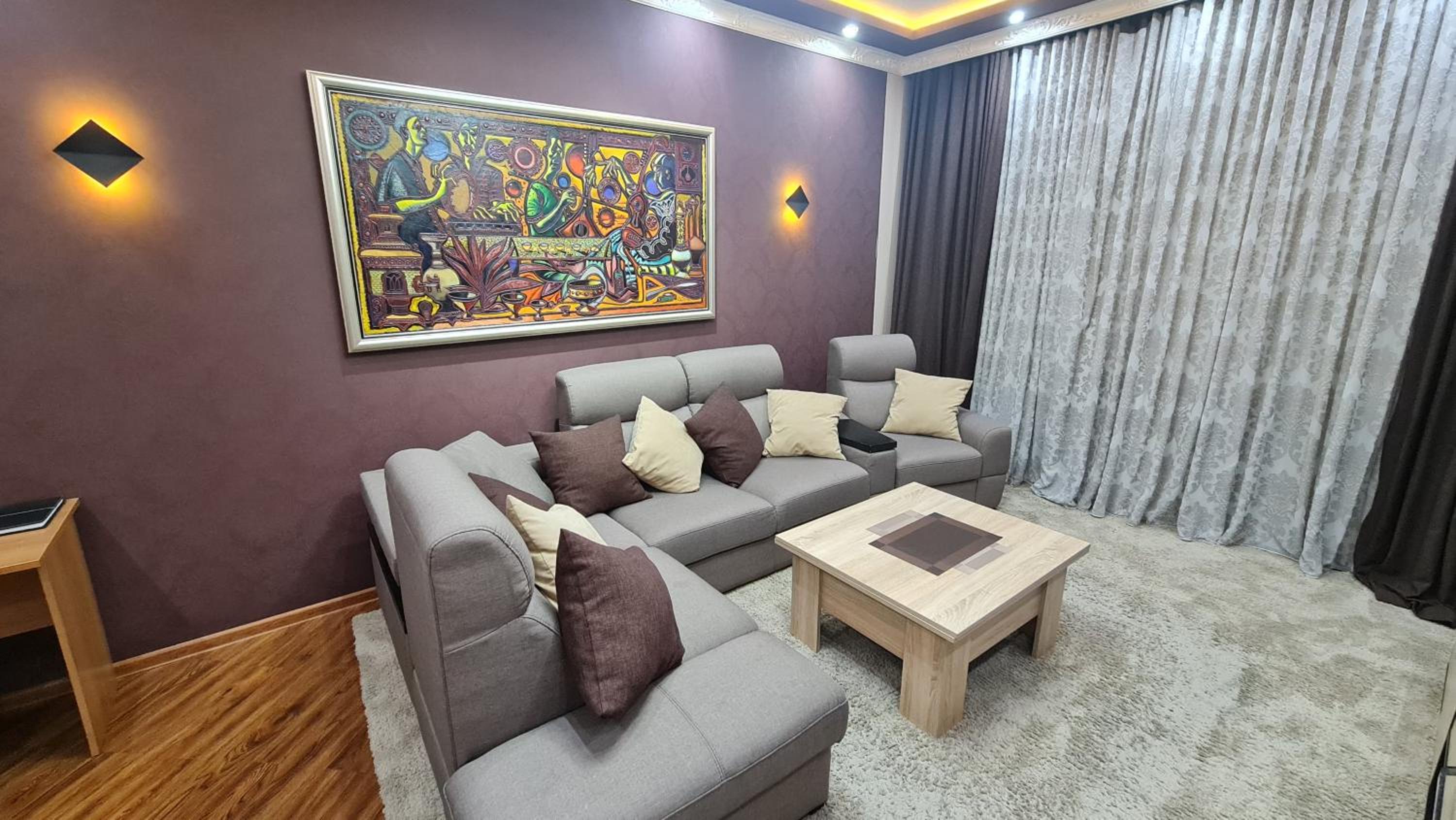 LUXURIOUS ACCOMMODATION IN 2BR APARTMENT, IN A SECURED AREA WITH COMFORTABLE DISTANCE TO R/W STATION, AIRPORT AND CITY CENTER. view 4