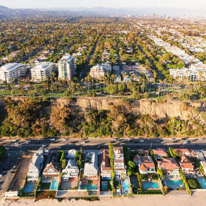 5 Heart of Santa Monica apartment