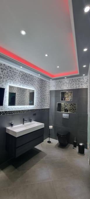 Luxus Loft Whirlpool Designer Küche Bad