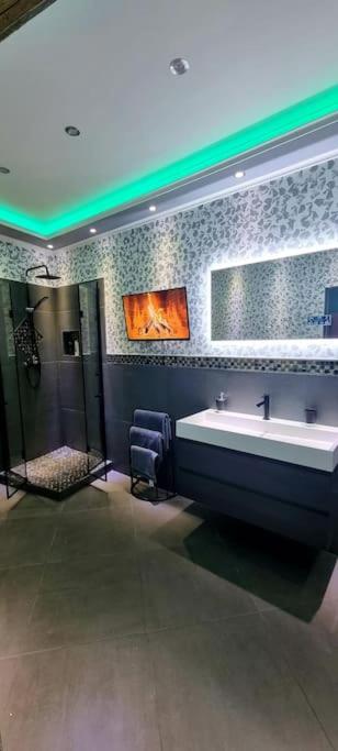 Luxus Loft Whirlpool Designer Küche Bad