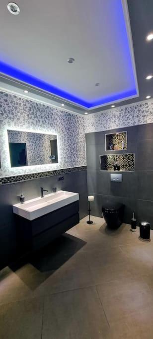 Luxus Loft Whirlpool Designer Küche Bad