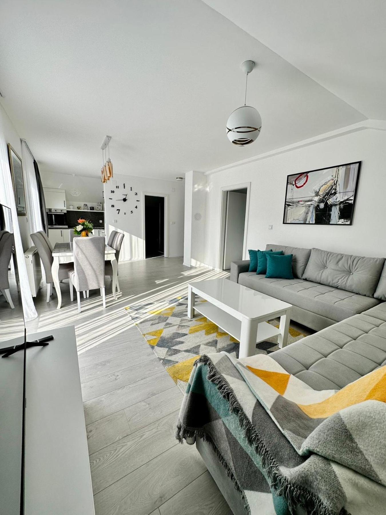 Lux Apartments Minja