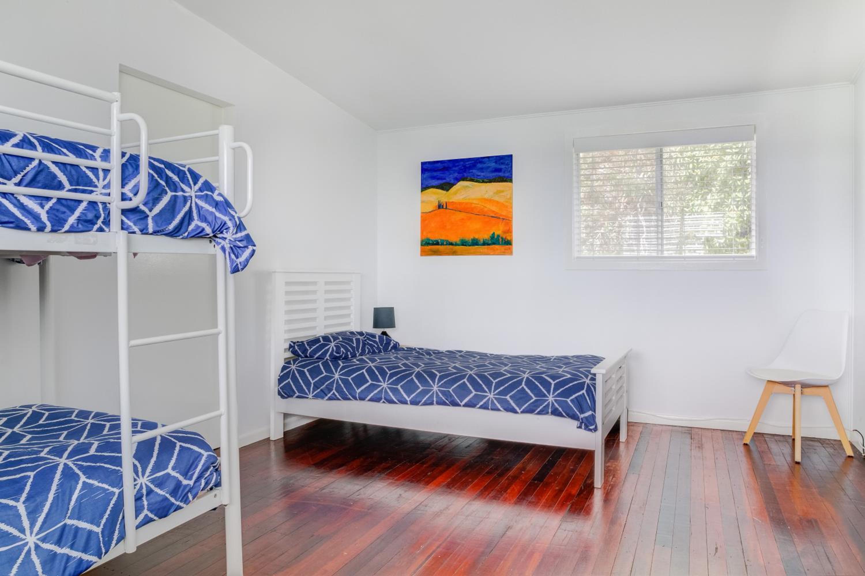 BEACHED @ YAMBA (water views, dog friendly, air con)