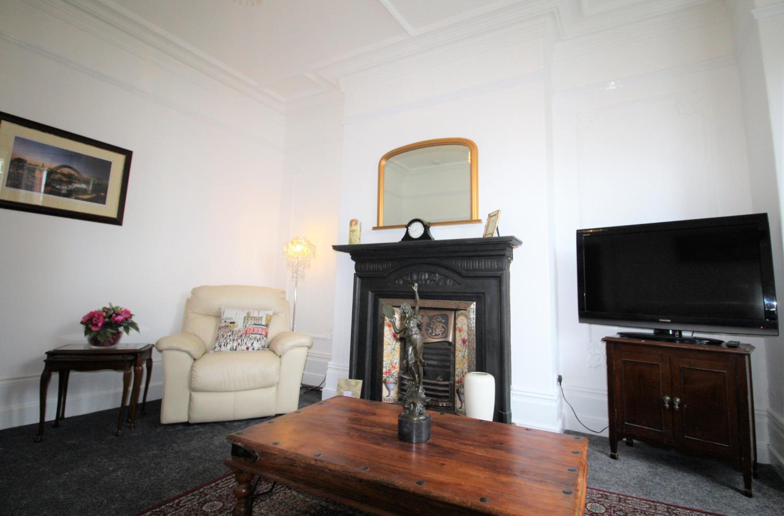 Newcastle - Heaton - Great Customer Feedback - 5 Large Bedrooms - Period Property - Refurbished Throughout view 3