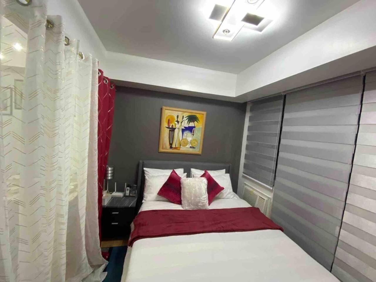 Cozy 1BR cityview with Balcony and near Airport view 2