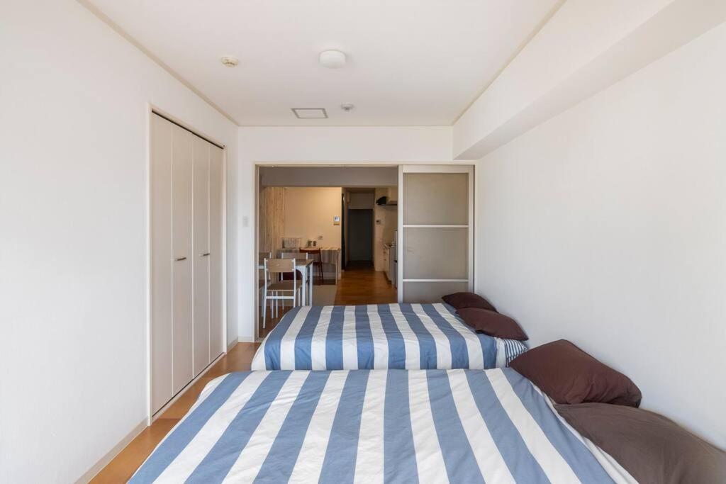 ２ beds. Comfortable . Dotonbori / Kuromon Market.