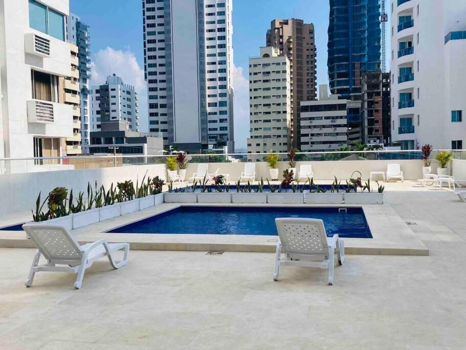 Apartamento 603 Cartagena Bocagrande a 1 cuadra de la playa