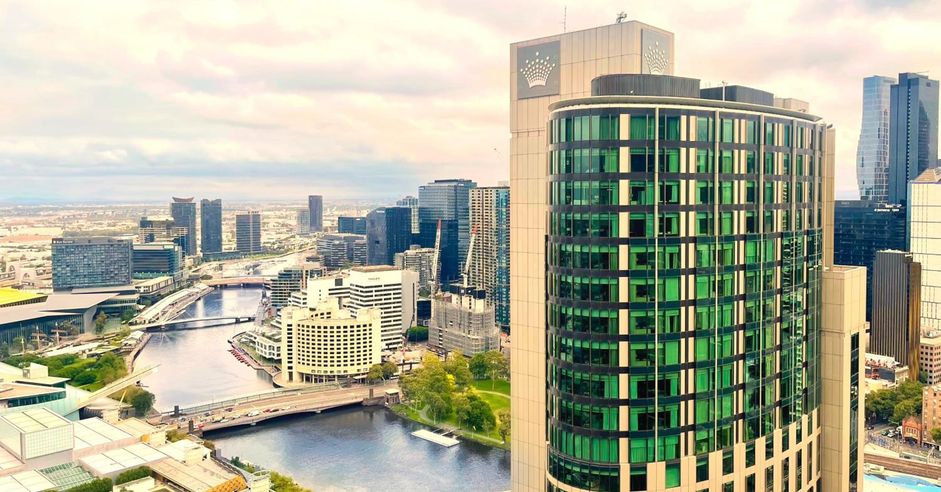 Hotel Prima Tower Apartment Face to Crown by GoodLive - Image 1