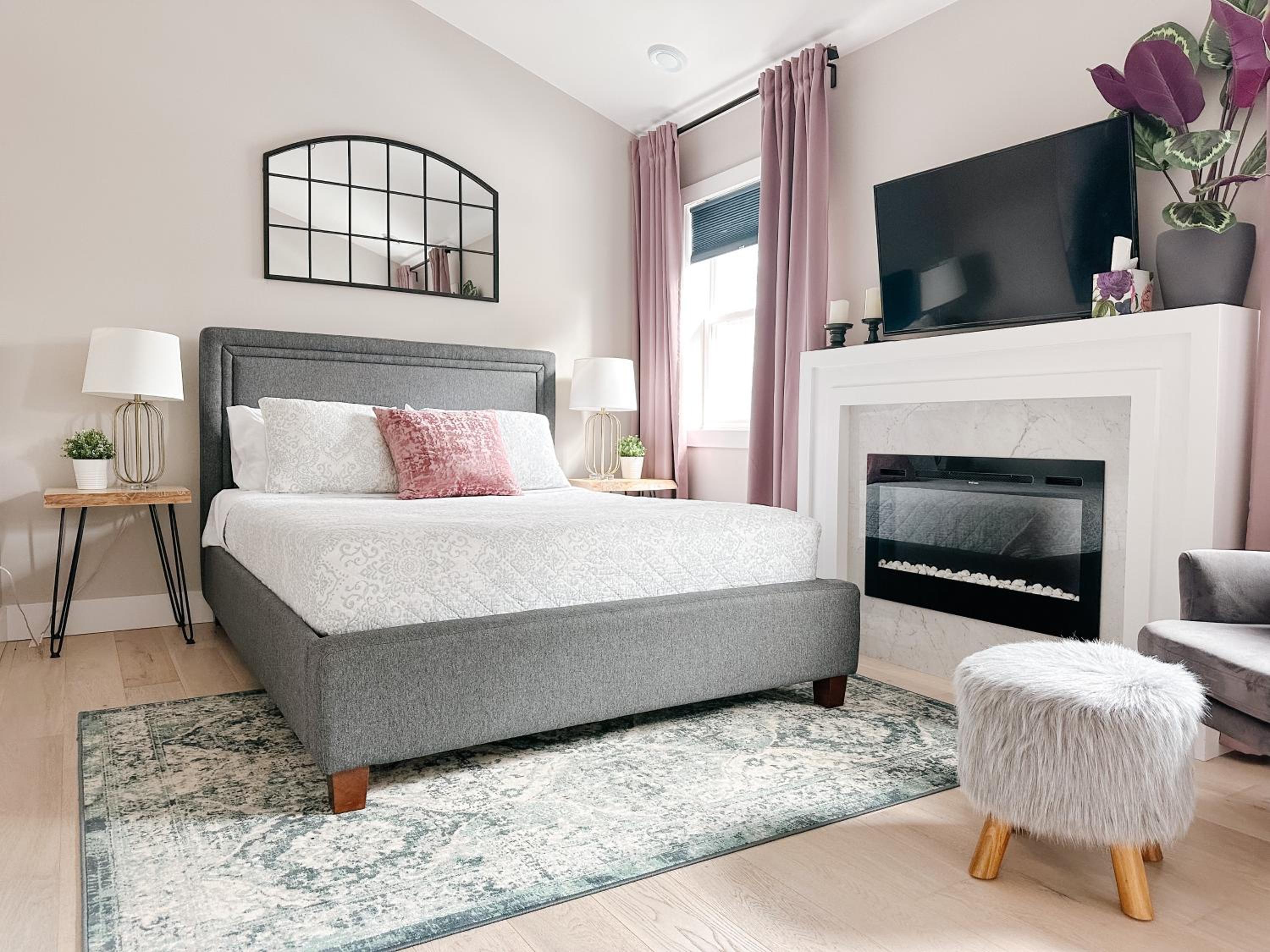 Inn On King Bed  Breakfast - Property Image 25