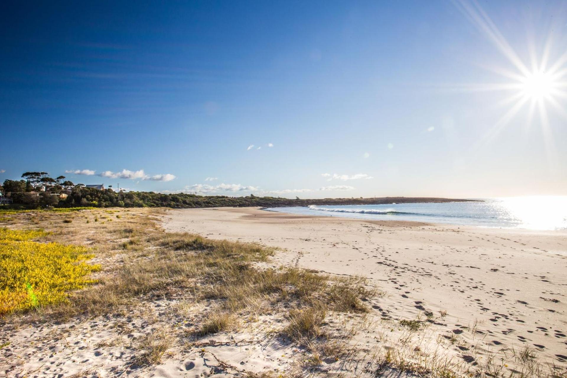 Bawley Point Beach House - renovated beach escape
