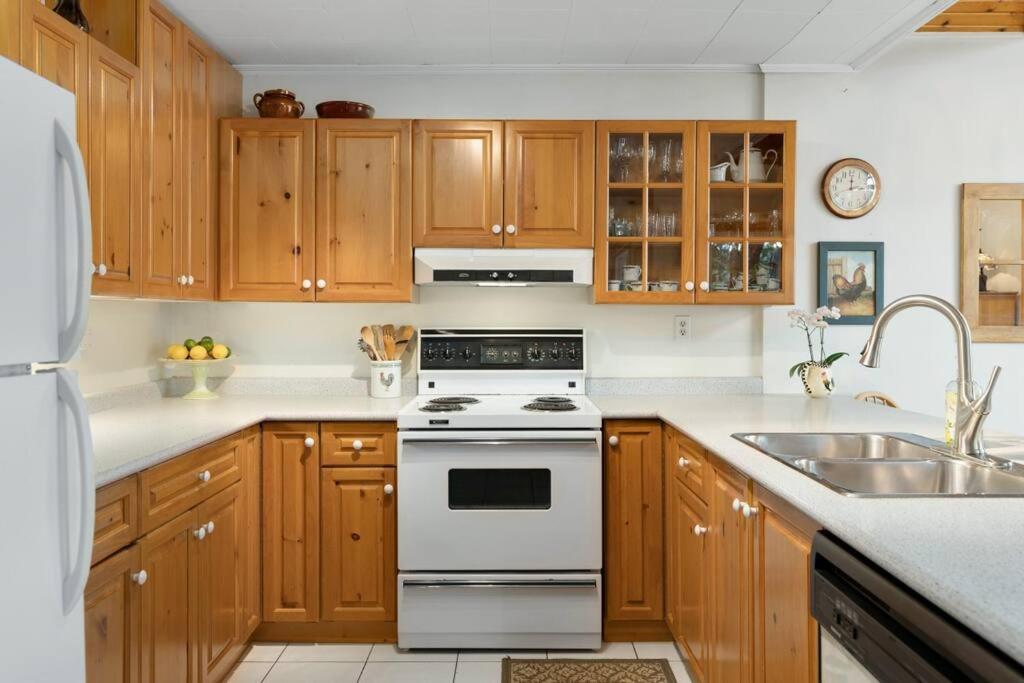 Huntsville Vacations - Bear Essentials Hideaway - Property Image 3