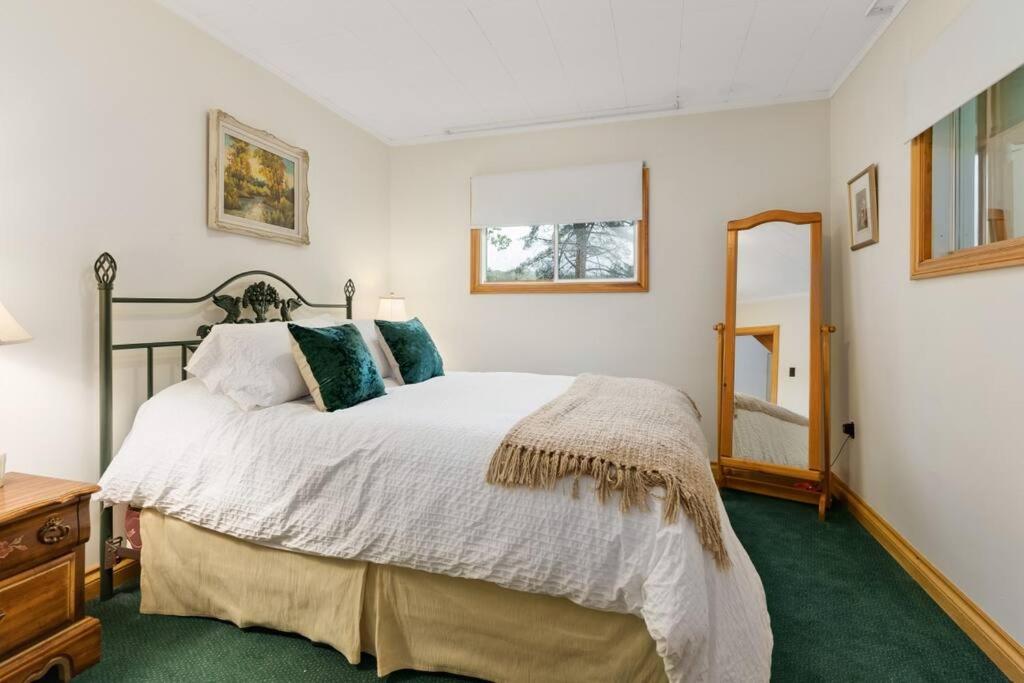 Huntsville Vacations - Bear Essentials Hideaway - Property Image 12