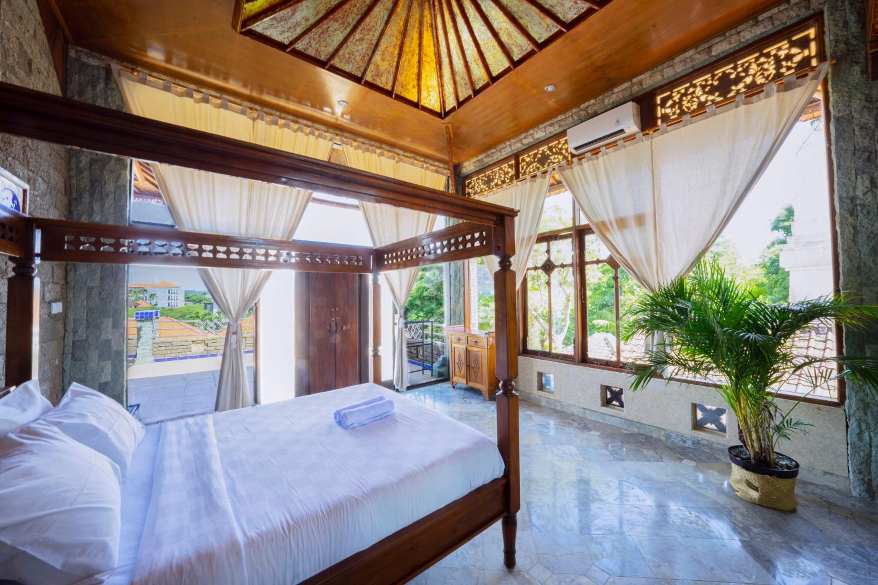 Uluwatu Mansion Villas