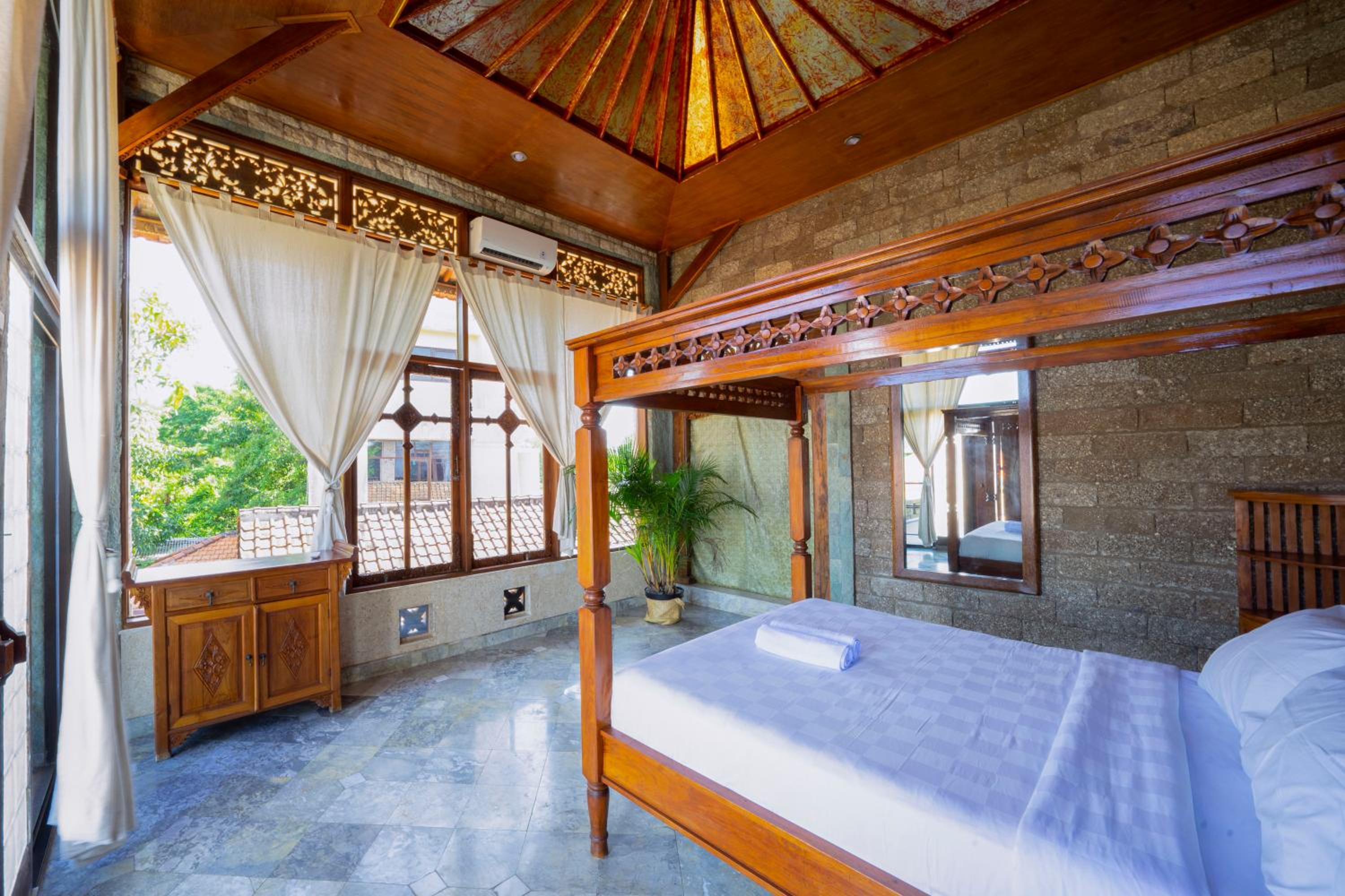 Uluwatu Mansion Villas