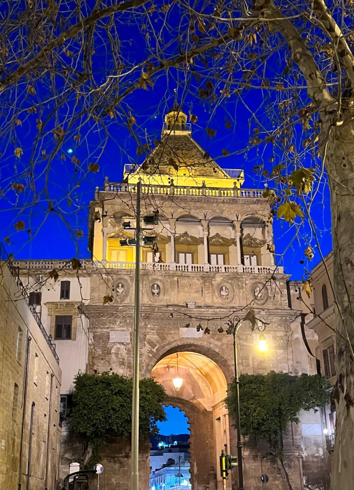 Cortile dei Mori view 4