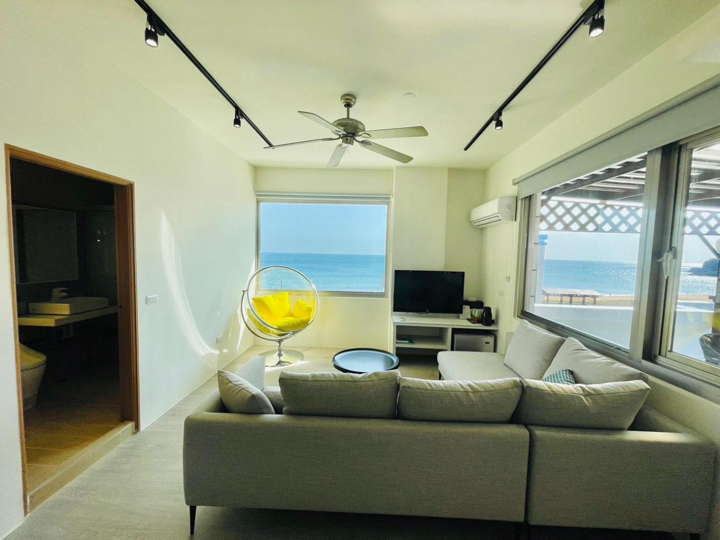 Beachcastle & Sea View Villa