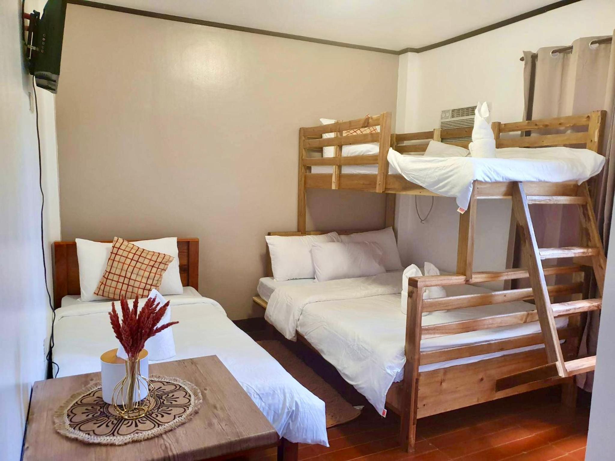 Jewel Tourist Inn, Coron - 9
