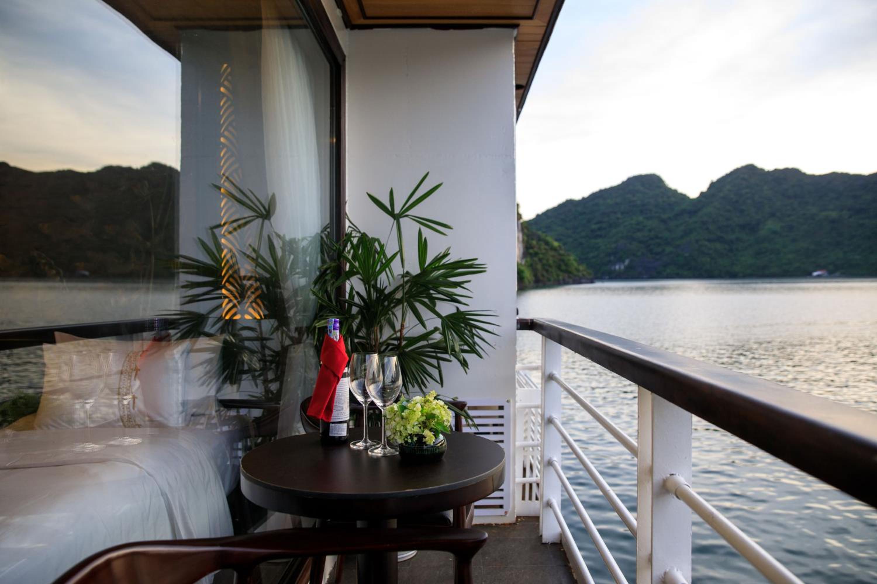 V'Spirit Cruise view 5