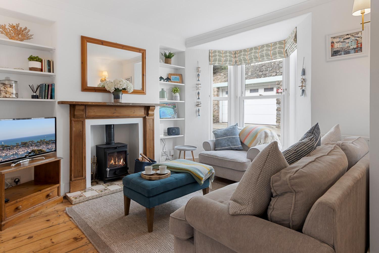 Polly's Place, Harbour Area, Sea Views & Terrace view 2