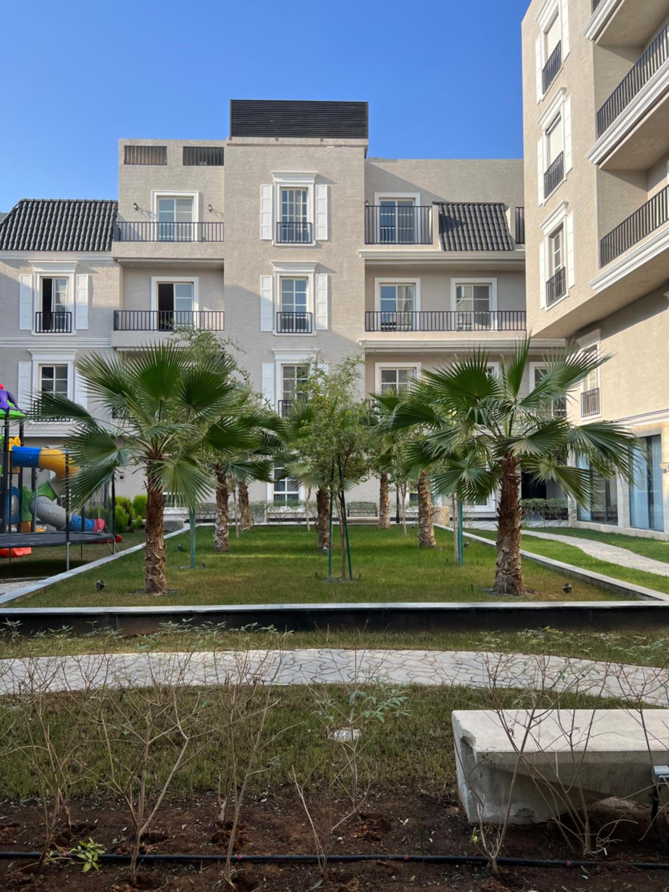 Elegant 3BR Apartment near Boulevard NZL108